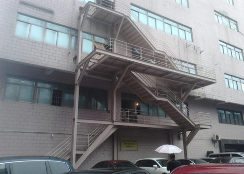 株洲钢结构楼梯，阁楼隔层