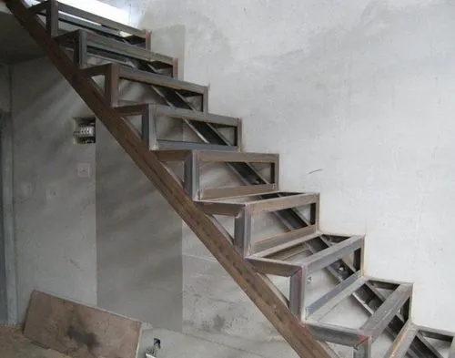 钢结构楼梯